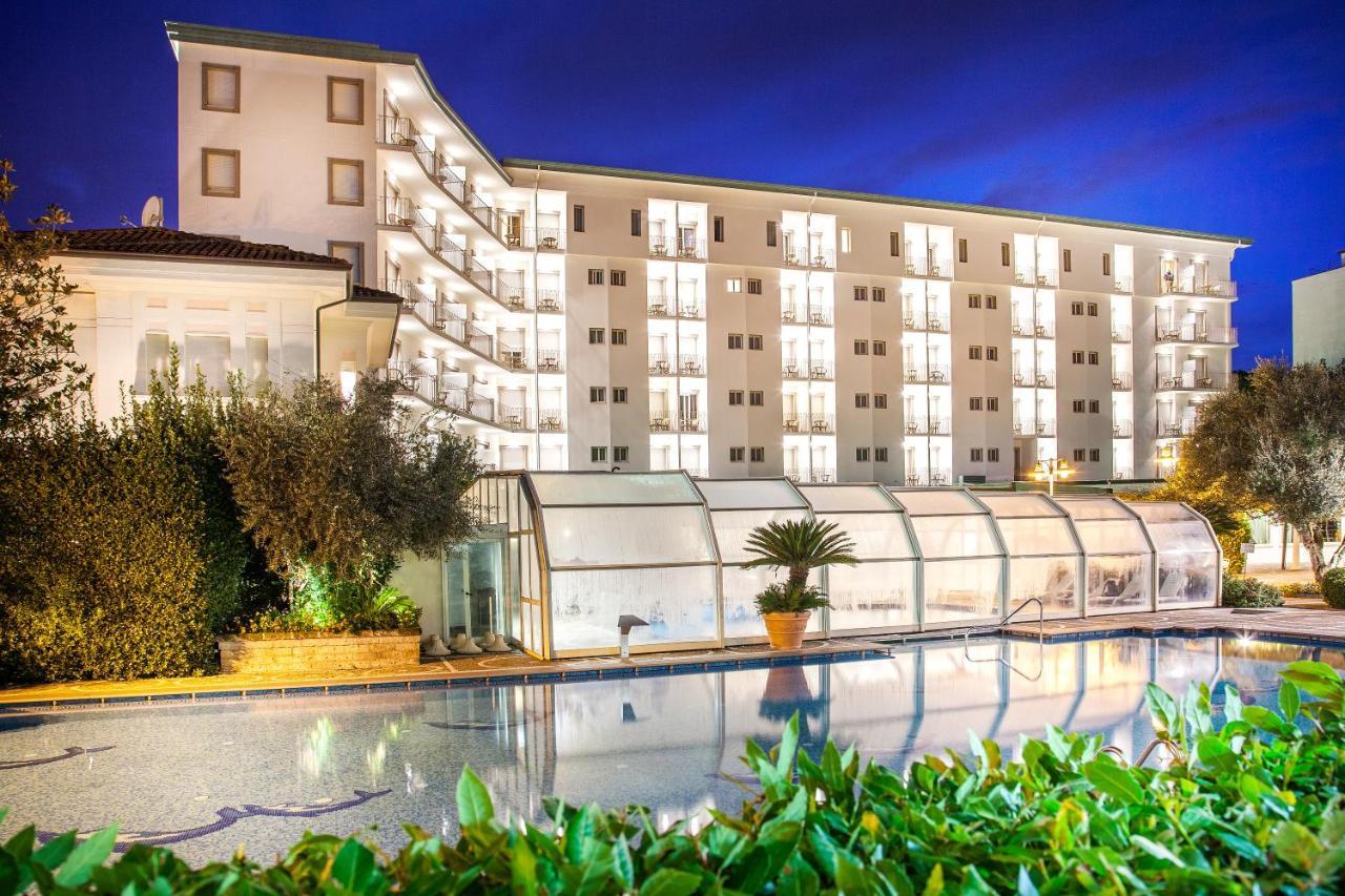 Hotel Aurelia Milano Marittima Exterior photo