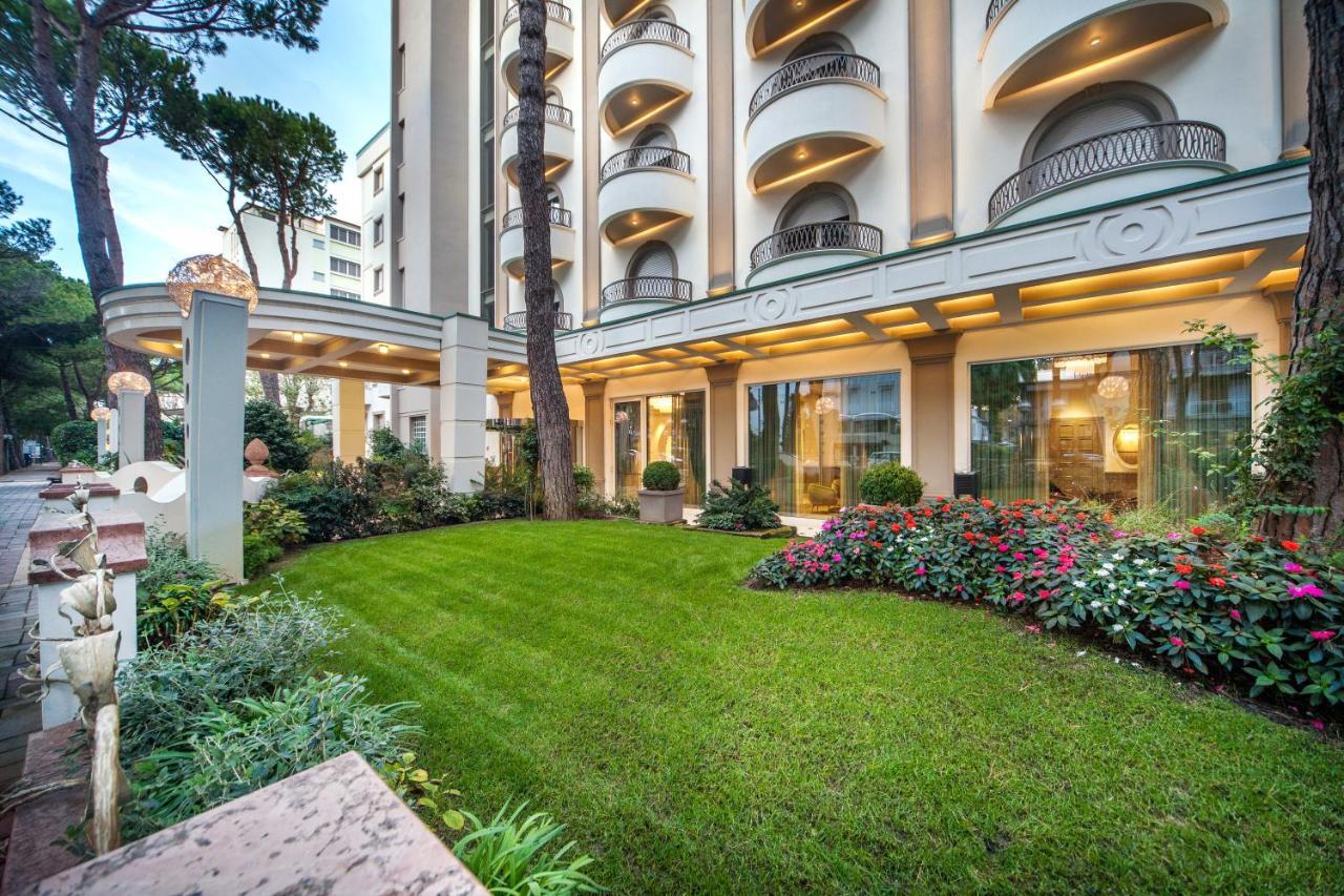 Hotel Aurelia Milano Marittima Exterior photo