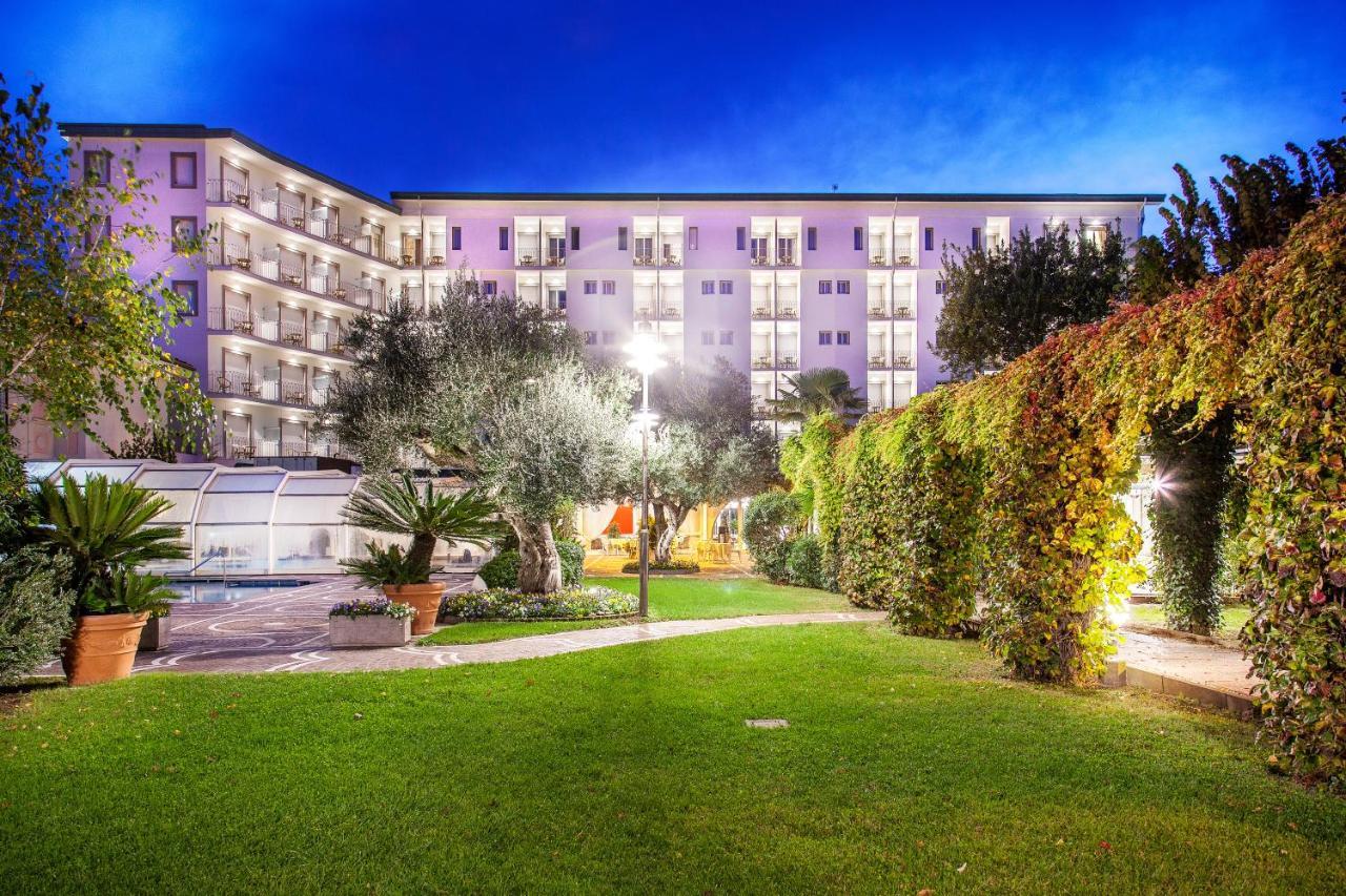 Hotel Aurelia Milano Marittima Exterior photo