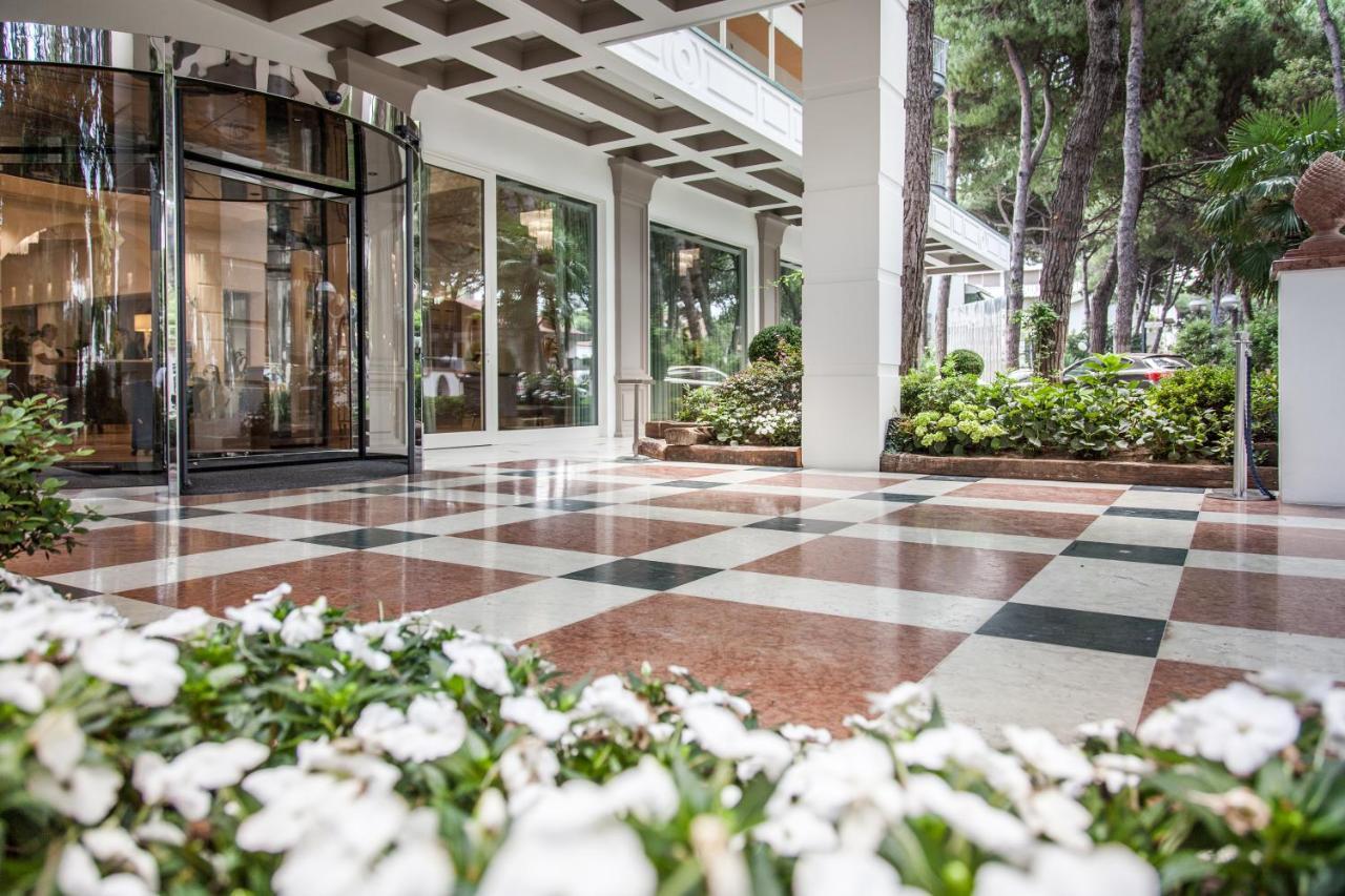 Hotel Aurelia Milano Marittima Exterior photo